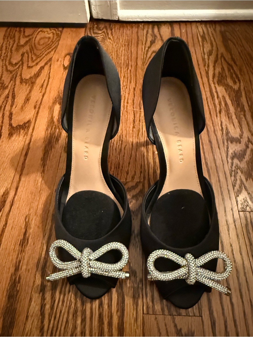 Veronica Beard Gadot Crystal Bow Satin Peep Toe Heels Black Size 8